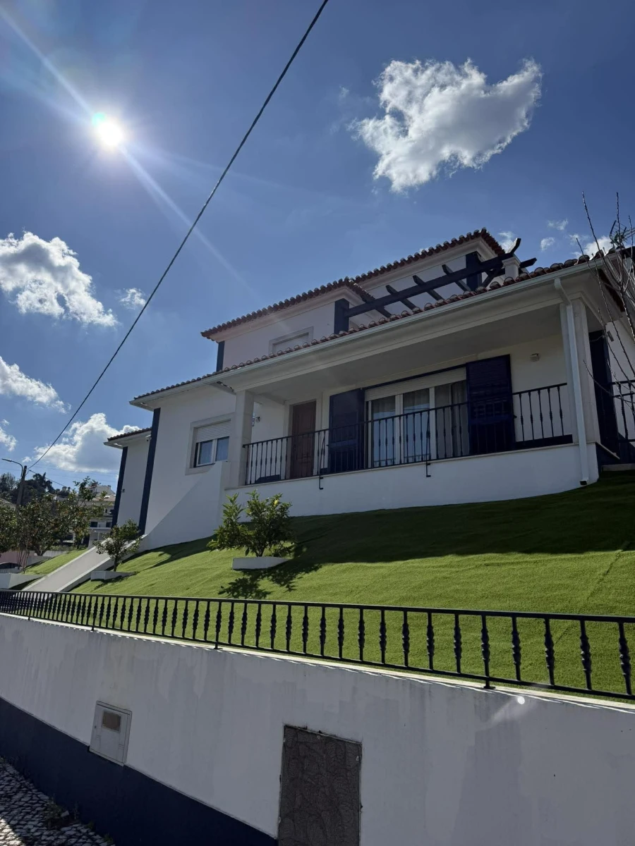 Moradia T4 para Venda em São João Baptista e Santa Maria dos Olivais Foto 1