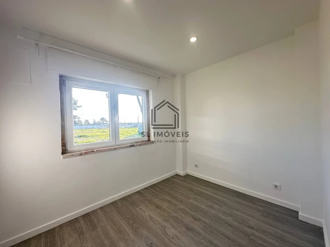 Apartamento T3 para Venda em Seixal, Arrentela e Aldeia de Paio Pires Foto 25