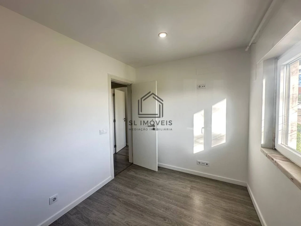 Apartamento T3 para Venda em Seixal, Arrentela e Aldeia de Paio Pires Foto 24