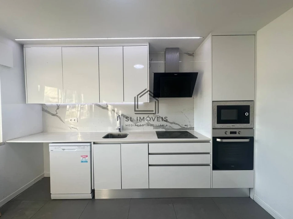 Apartamento T3 para Venda em Seixal, Arrentela e Aldeia de Paio Pires Foto 1