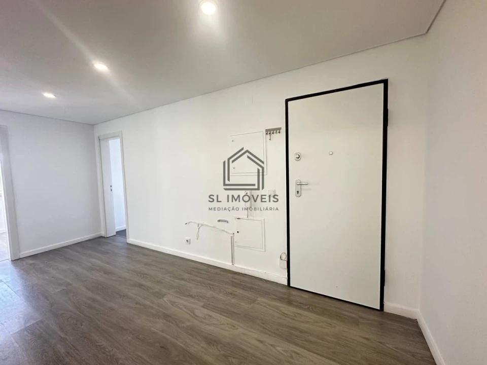 Apartamento T3 para Venda em Seixal, Arrentela e Aldeia de Paio Pires Foto 2