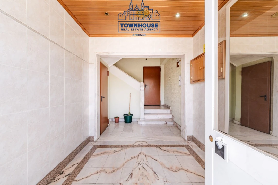 Apartamento T2 para Venda em Seixal, Arrentela e Aldeia de Paio Pires Foto 1