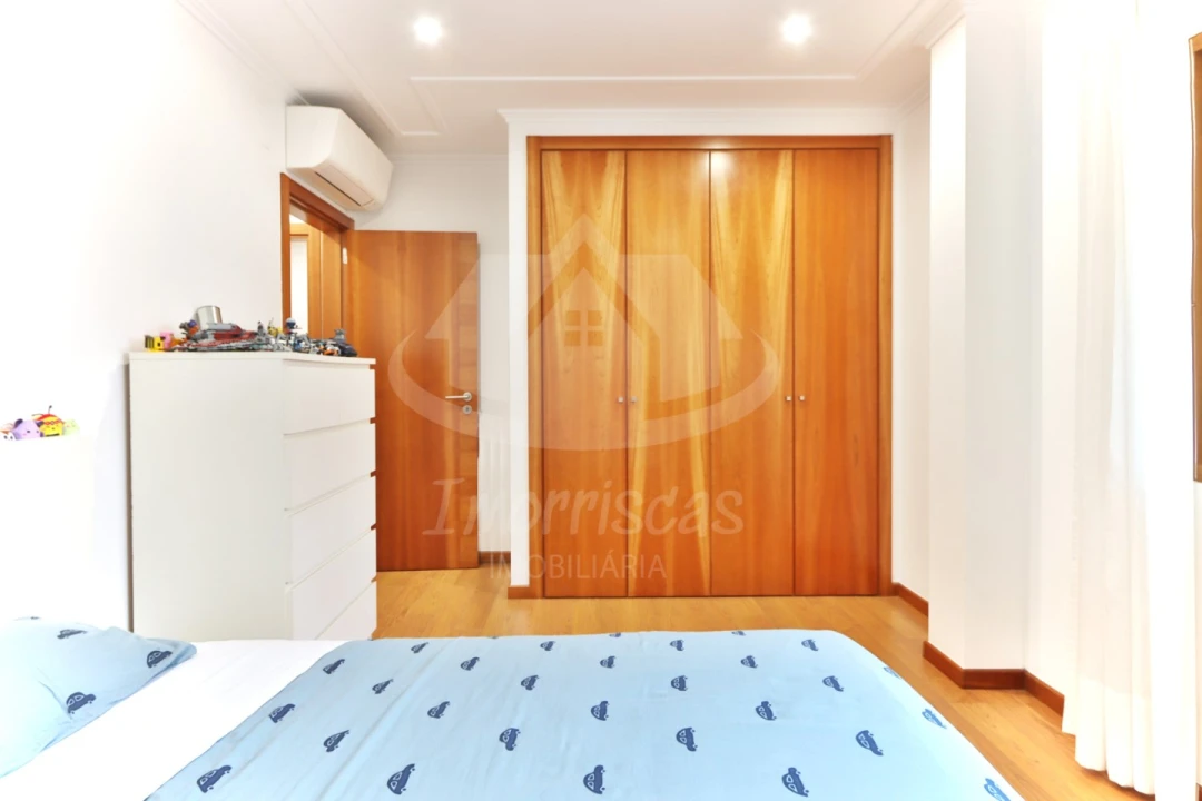 Apartamento T4 para Venda em Santo Antão e São Julião do Tojal Foto 26