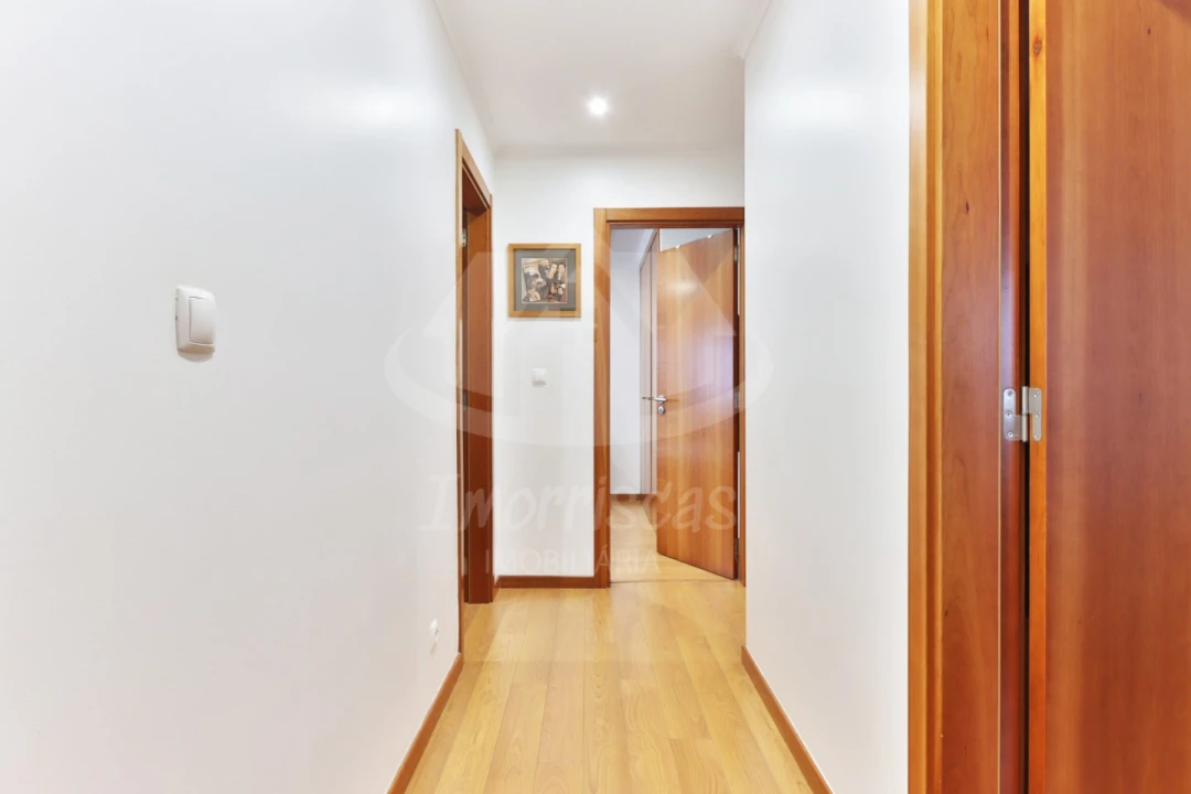 Apartamento T4 para Venda em Santo Antão e São Julião do Tojal Foto 15