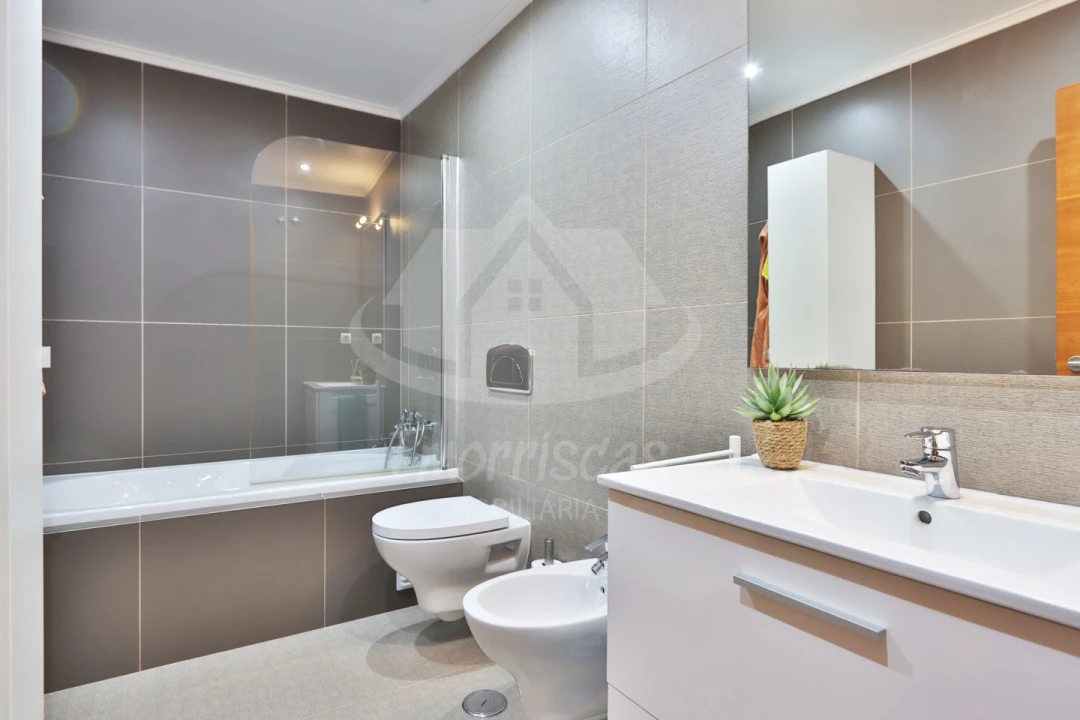 Apartamento T4 para Venda em Santo Antão e São Julião do Tojal Foto 16