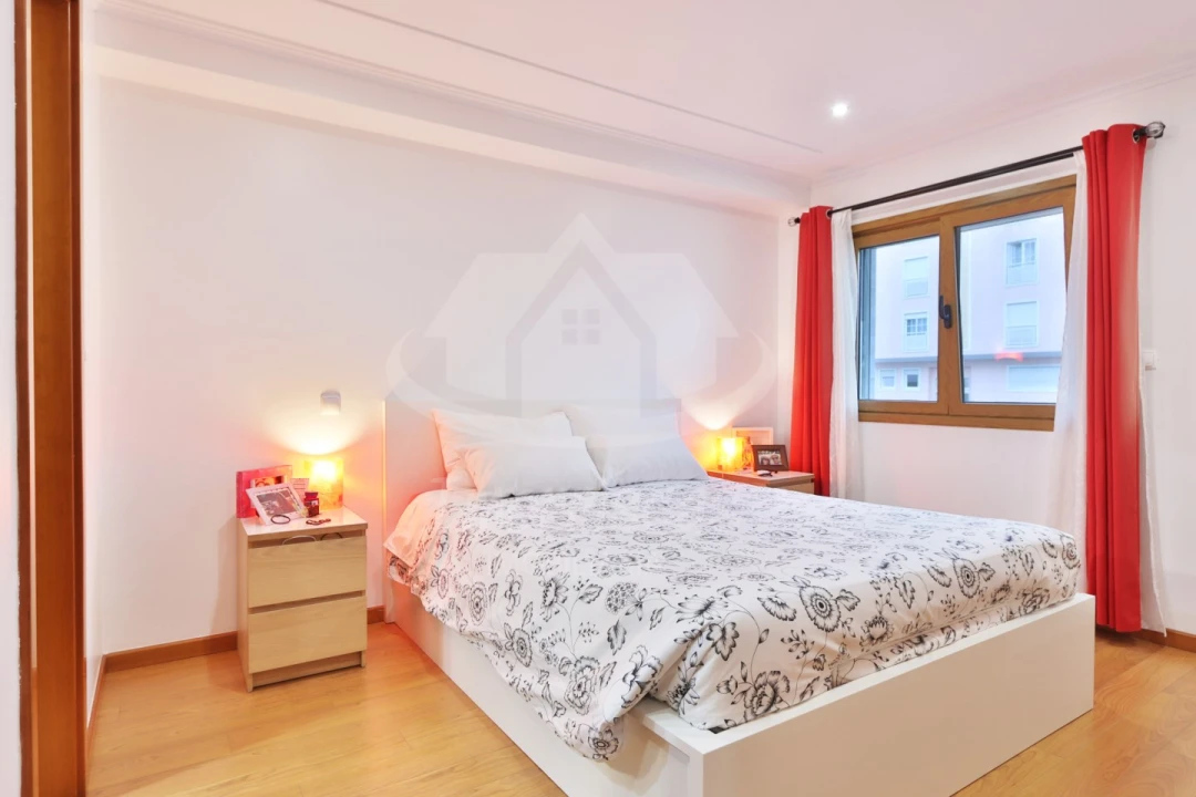 Apartamento T4 para Venda em Santo Antão e São Julião do Tojal Foto 21