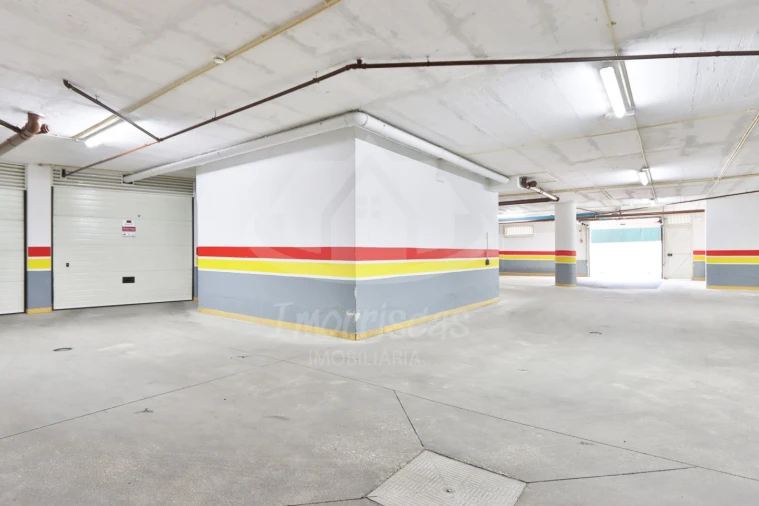 Apartamento T4 para Venda em Santo Antão e São Julião do Tojal Foto 27