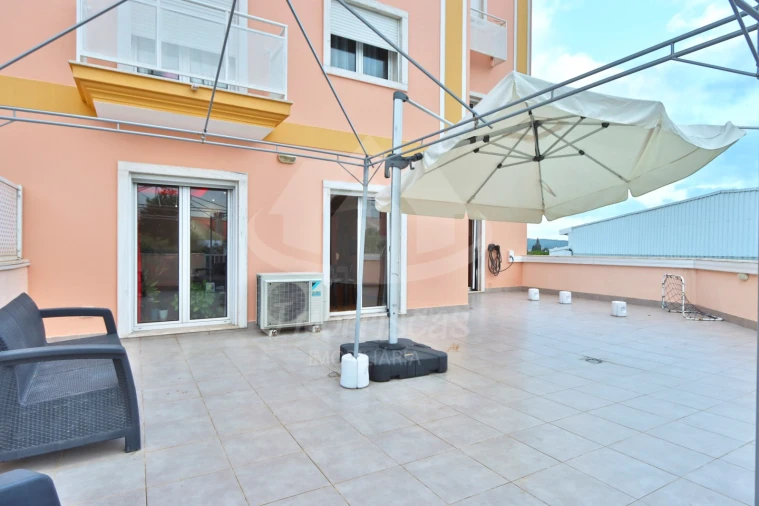 Apartamento T4 para Venda em Santo Antão e São Julião do Tojal Foto 12