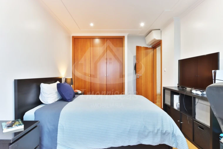 Apartamento T4 para Venda em Santo Antão e São Julião do Tojal Foto 18