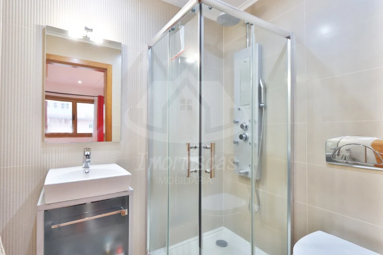 Apartamento T4 para Venda em Santo Antão e São Julião do Tojal Foto 23