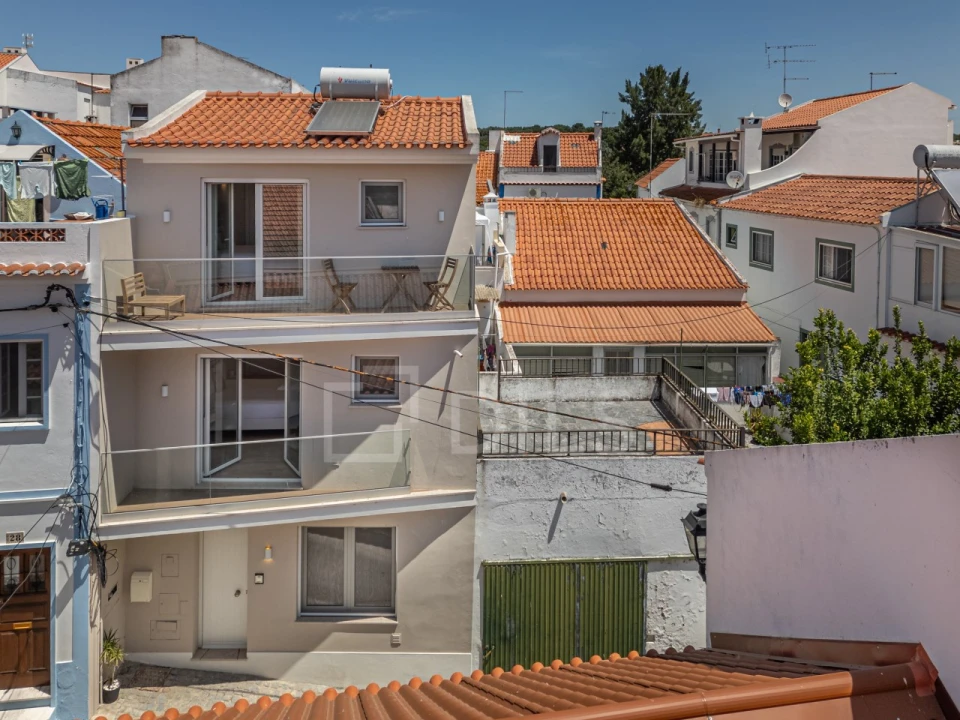 Moradia T2 para Venda em Santa Maria do Castelo e Santiago e Santa Susana Foto 1