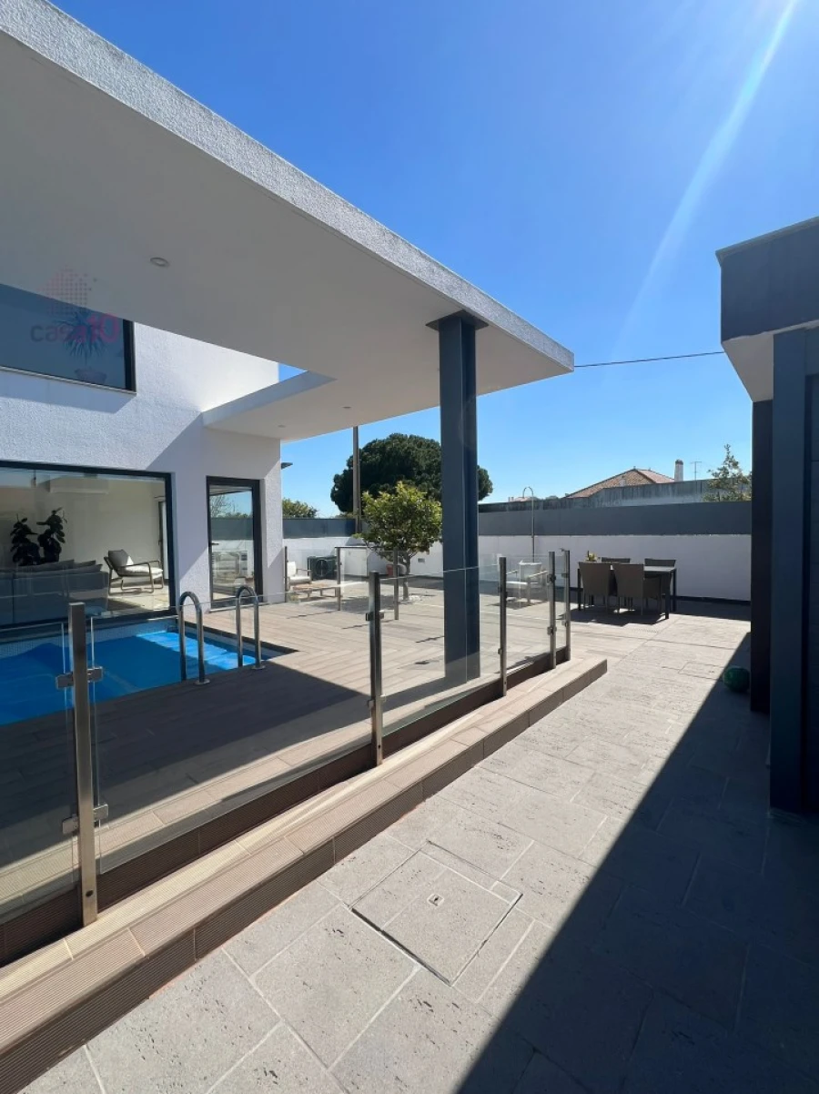 Moradia T3 para Arrendamento em Samouco Foto 25