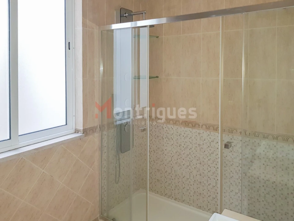 Apartamento T4 para Arrendamento em Avenidas Novas Foto 16