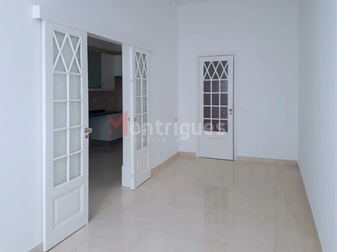Apartamento T4 para Arrendamento em Avenidas Novas Foto 9