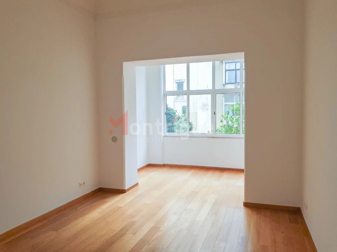 Apartamento T4 para Arrendamento em Avenidas Novas Foto 12