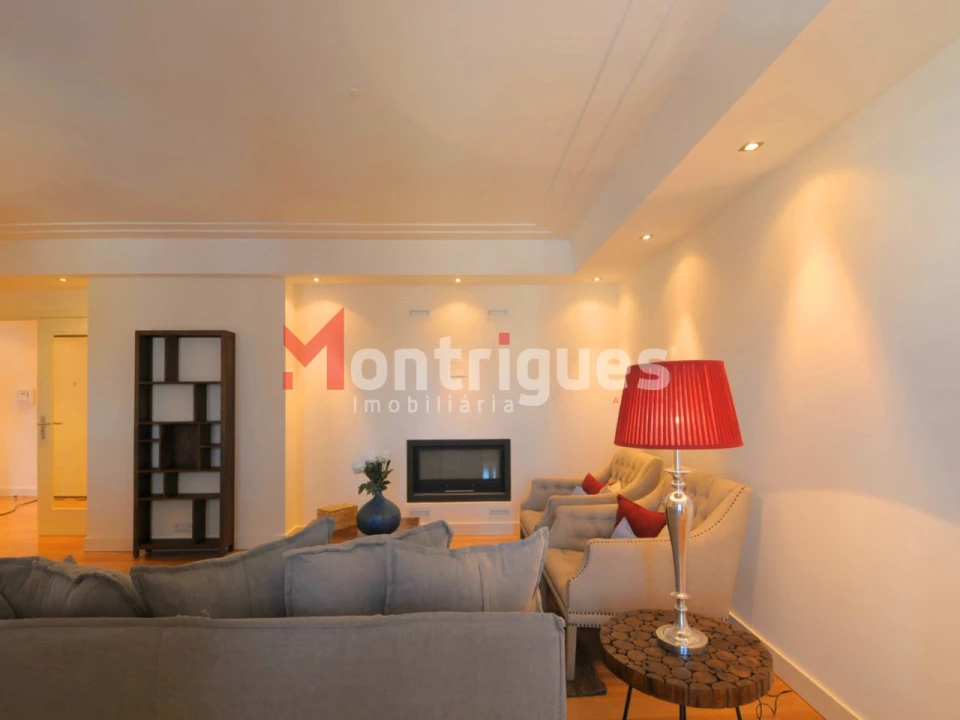 Apartamento T3 para Arrendamento em Benfica Foto 4