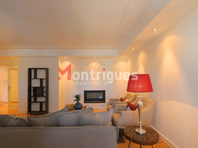 Apartamento T3 para Arrendamento em Benfica Foto 4