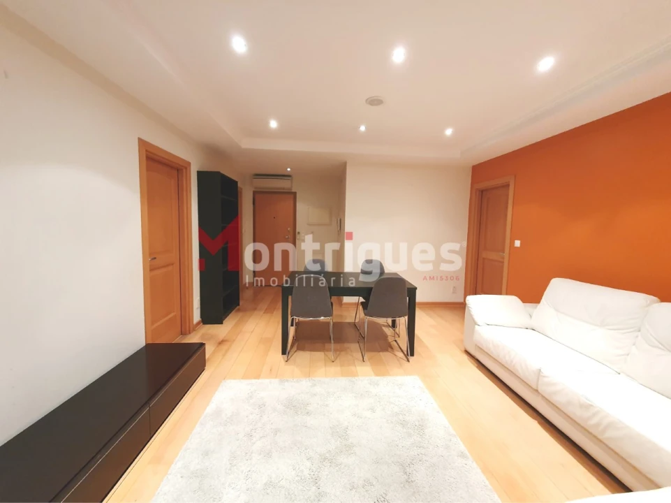 Apartamento T1 para Arrendamento em Parque das Nações Foto 5