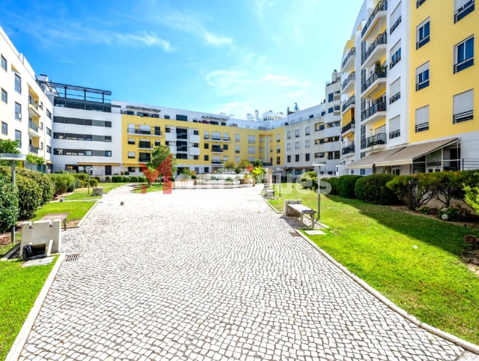 Apartamento T1 para Arrendamento em Parque das Nações Foto 2