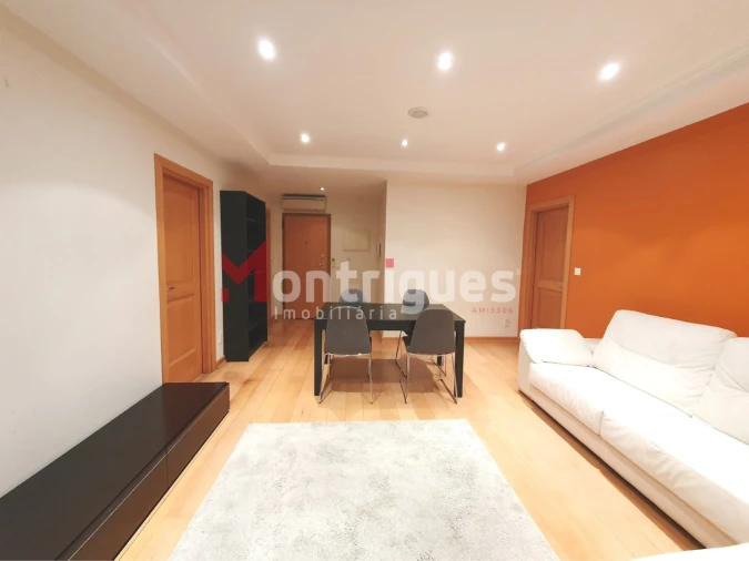 Apartamento T1 para Arrendamento em Parque das Nações Foto 5