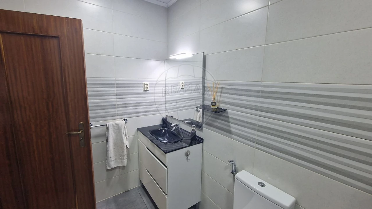 Apartamento T2 para Venda em Mafamude e Vilar do Paraíso Foto 5