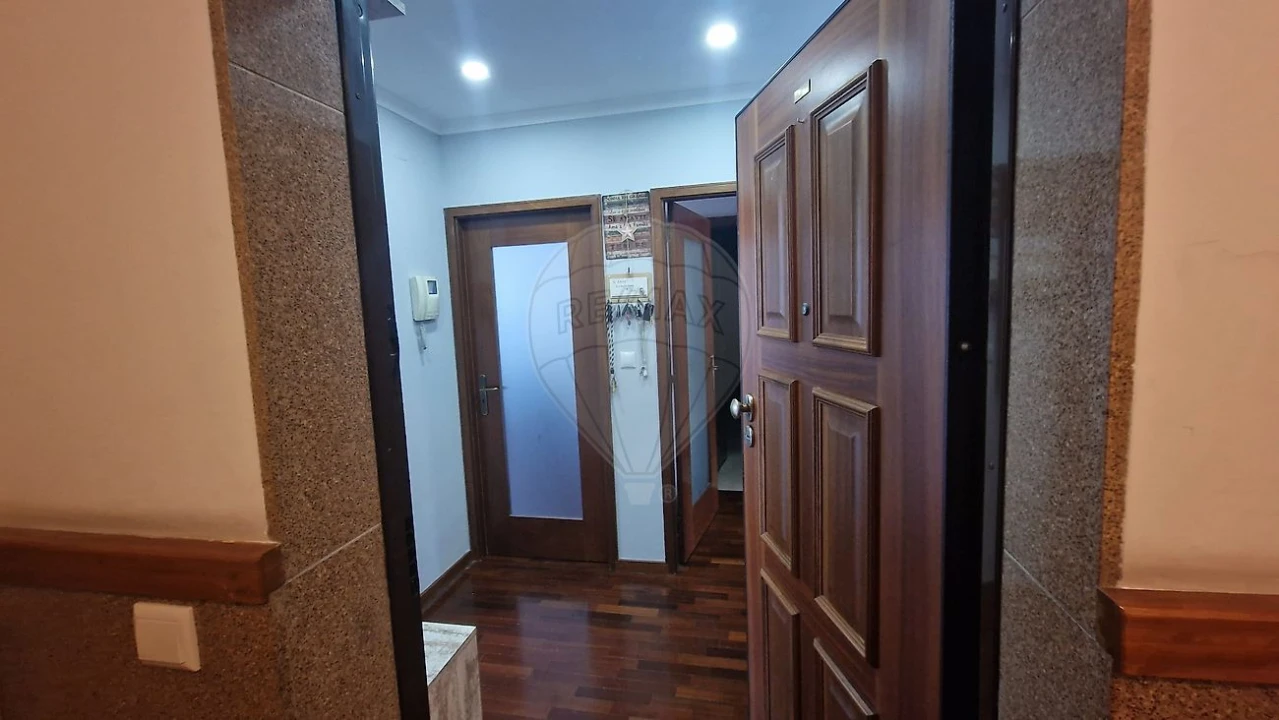 Apartamento T2 para Venda em Mafamude e Vilar do Paraíso Foto 9