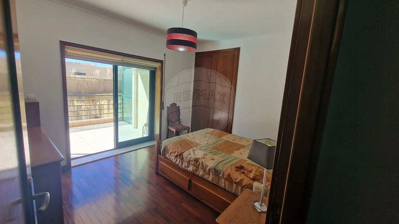 Apartamento T2 para Venda em Mafamude e Vilar do Paraíso Foto 16