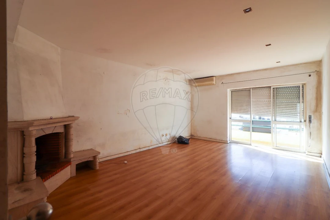 Apartamento T2 para Venda em Malveira e São Miguel de Alcainça Foto 3