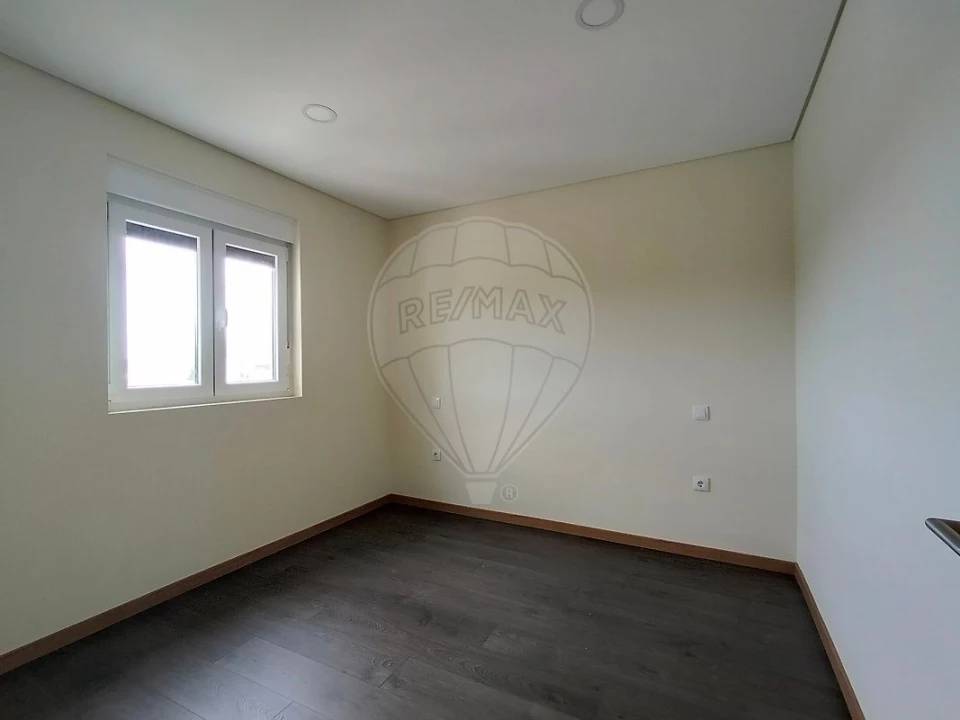 Moradia T3 para Arrendamento em Requeixo, Nossa Senhora de Fátima e Nariz Foto 17