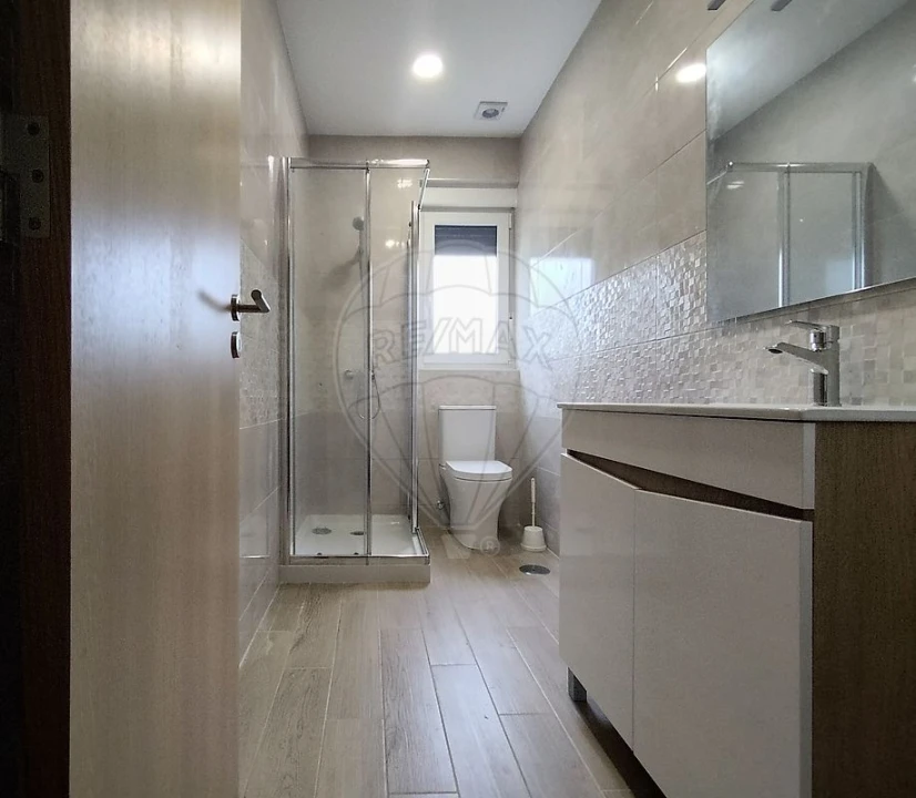 Moradia T3 para Arrendamento em Requeixo, Nossa Senhora de Fátima e Nariz Foto 19