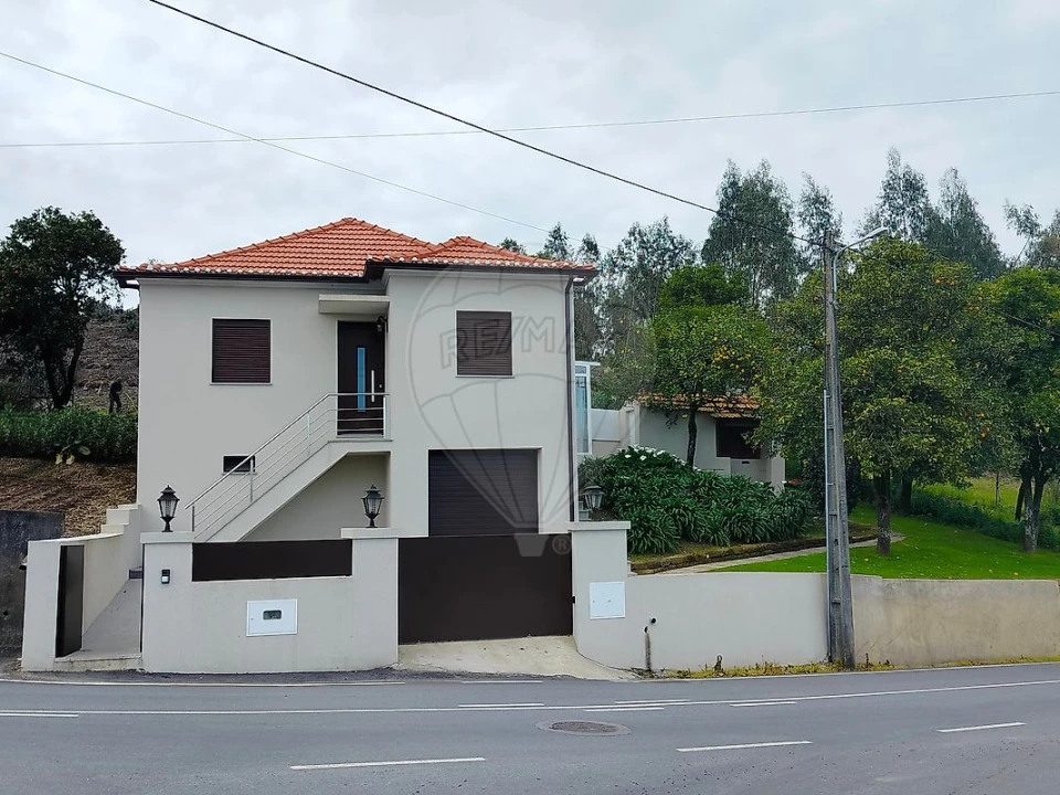 Moradia T3 para Arrendamento em Requeixo, Nossa Senhora de Fátima e Nariz Foto 3