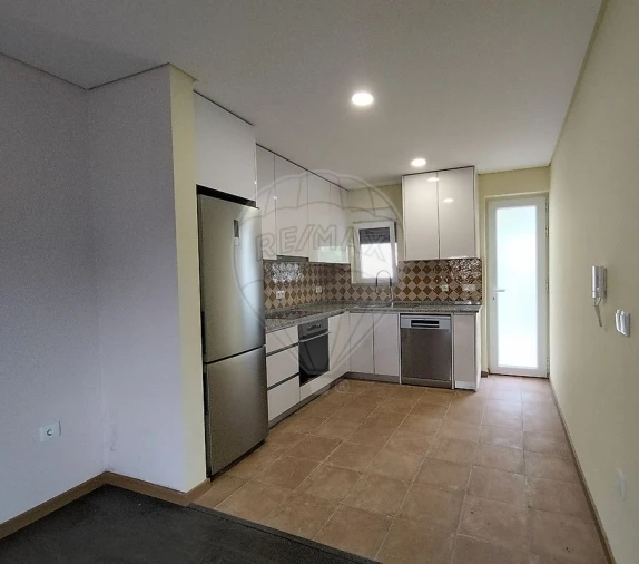 Moradia T3 para Arrendamento em Requeixo, Nossa Senhora de Fátima e Nariz Foto 21