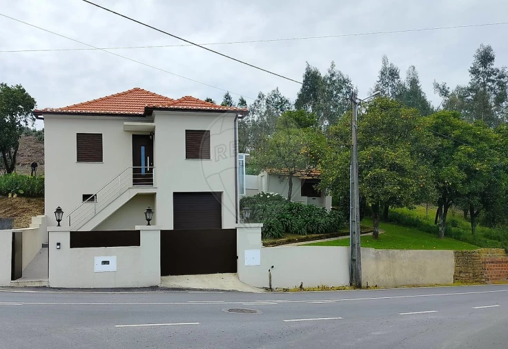 Moradia T3 para Arrendamento em Requeixo, Nossa Senhora de Fátima e Nariz Foto 26