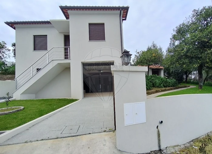 Moradia T3 para Arrendamento em Requeixo, Nossa Senhora de Fátima e Nariz Foto 25