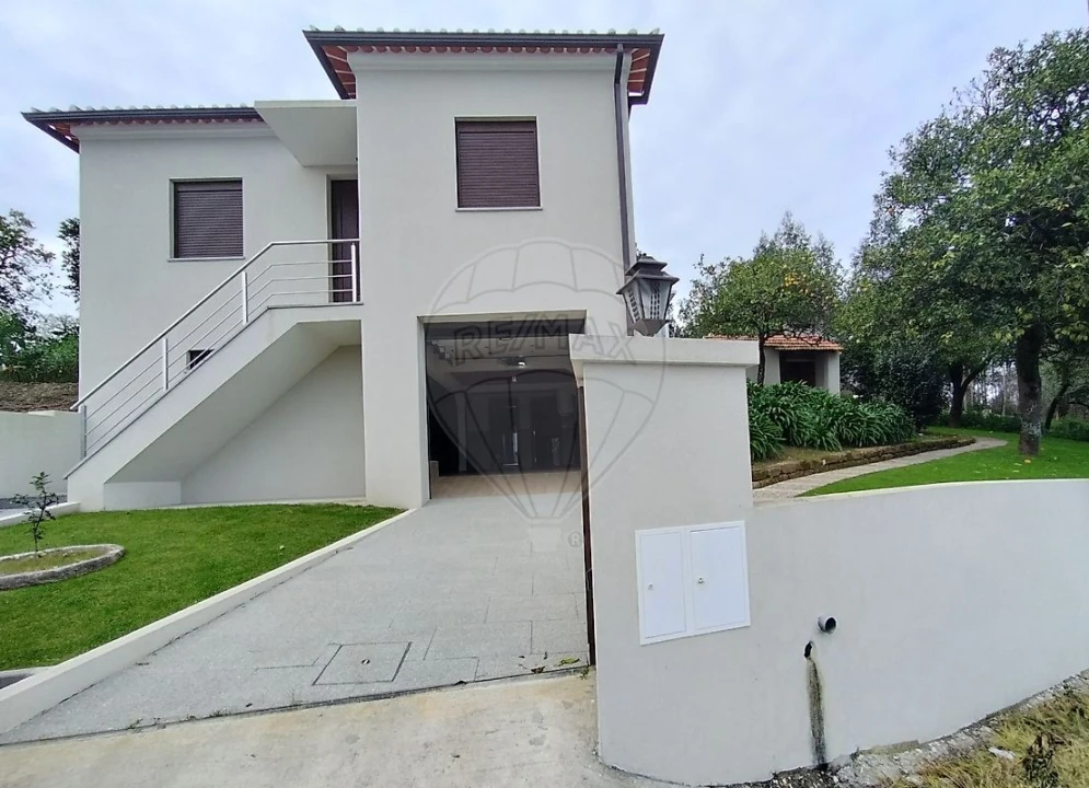 Moradia T3 para Arrendamento em Requeixo, Nossa Senhora de Fátima e Nariz Foto 25