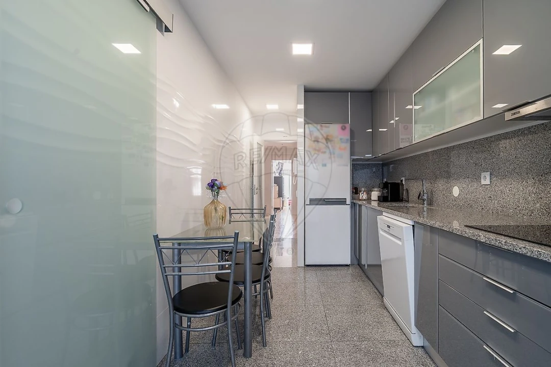 Apartamento T2 para Venda em Custóias, Leça do Balio e Guifões Foto 7
