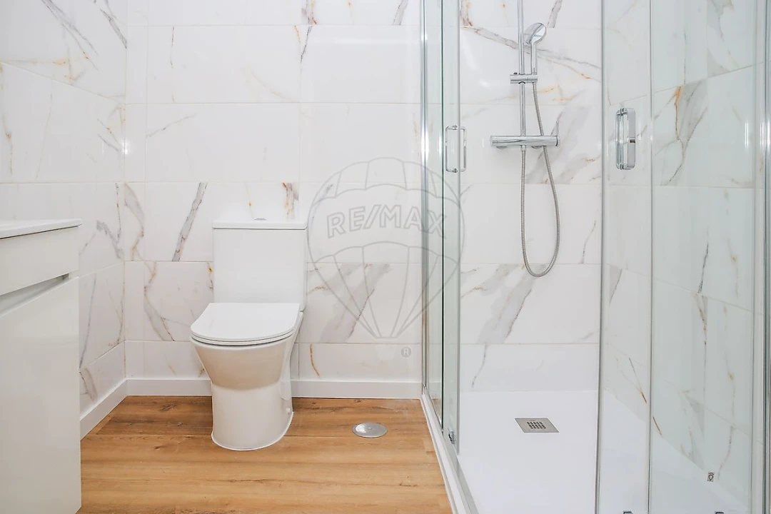 Apartamento T1 para Venda em Carregado e Cadafais Foto 13