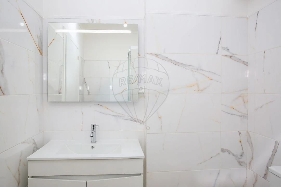 Apartamento T1 para Venda em Carregado e Cadafais Foto 18