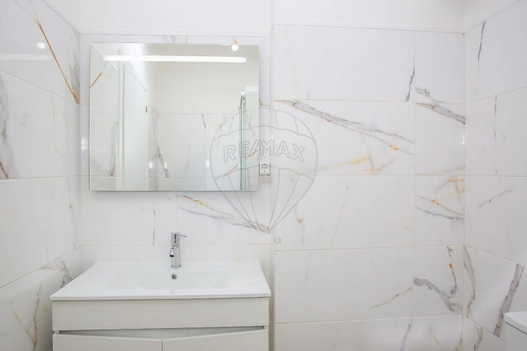 Apartamento T1 para Venda em Carregado e Cadafais Foto 18