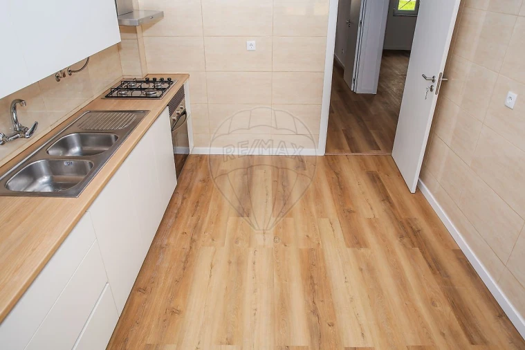 Apartamento T1 para Venda em Carregado e Cadafais Foto 30