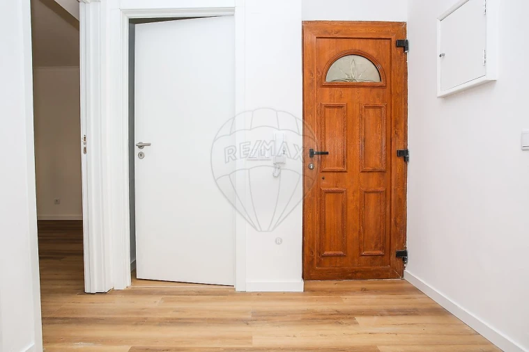 Apartamento T1 para Venda em Carregado e Cadafais Foto 11