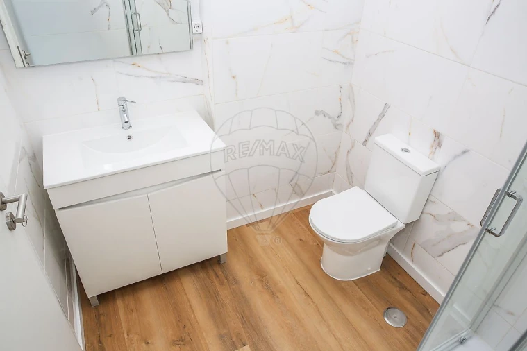 Apartamento T1 para Venda em Carregado e Cadafais Foto 15