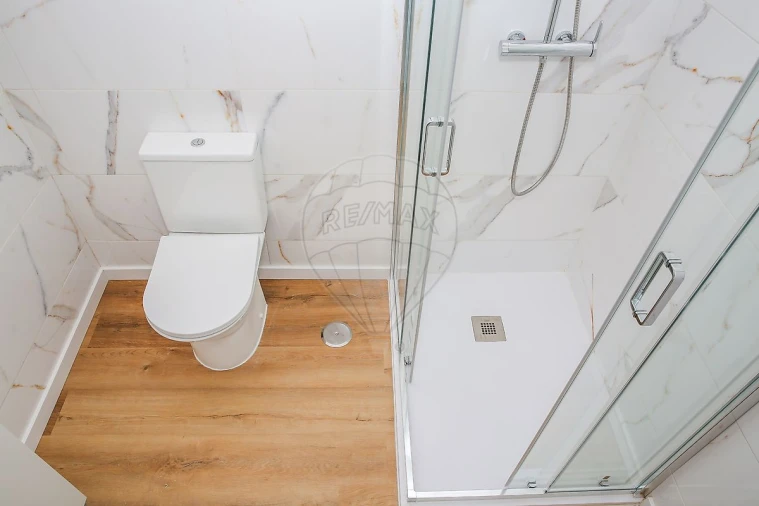 Apartamento T1 para Venda em Carregado e Cadafais Foto 16