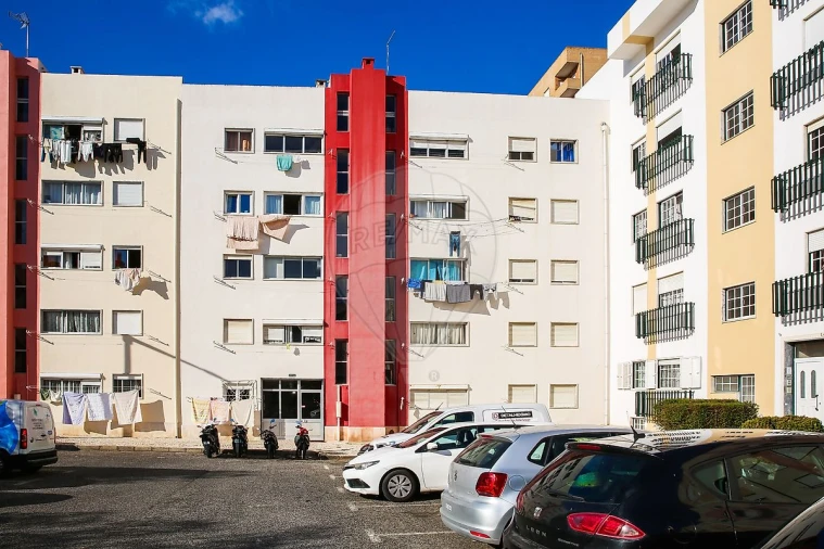 Apartamento T1 para Venda em Carregado e Cadafais Foto 34