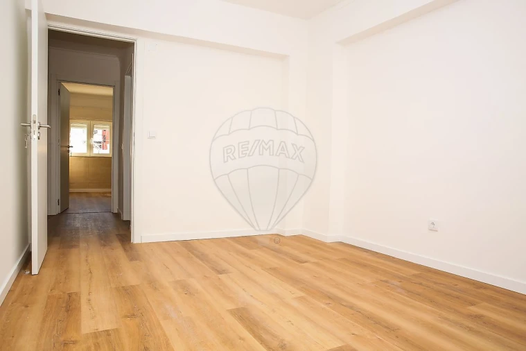 Apartamento T1 para Venda em Carregado e Cadafais Foto 8