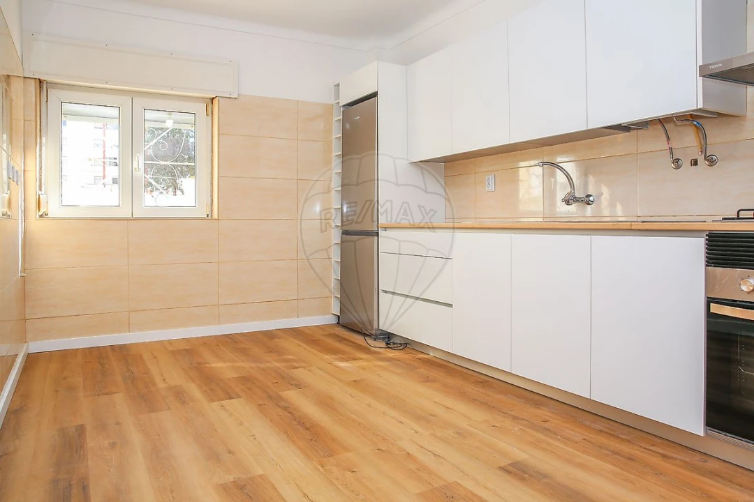 Apartamento T1 para Venda em Carregado e Cadafais Foto 19