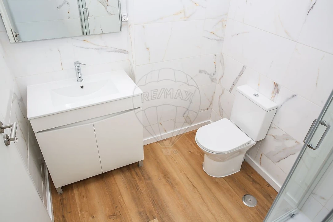 Apartamento T1 para Venda em Carregado e Cadafais Foto 15