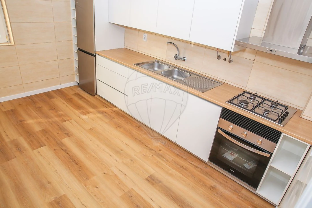 Apartamento T1 para Venda em Carregado e Cadafais Foto 24