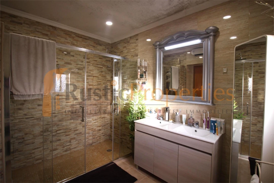 Moradia T4 para Venda em São Brás de Alportel Foto 8