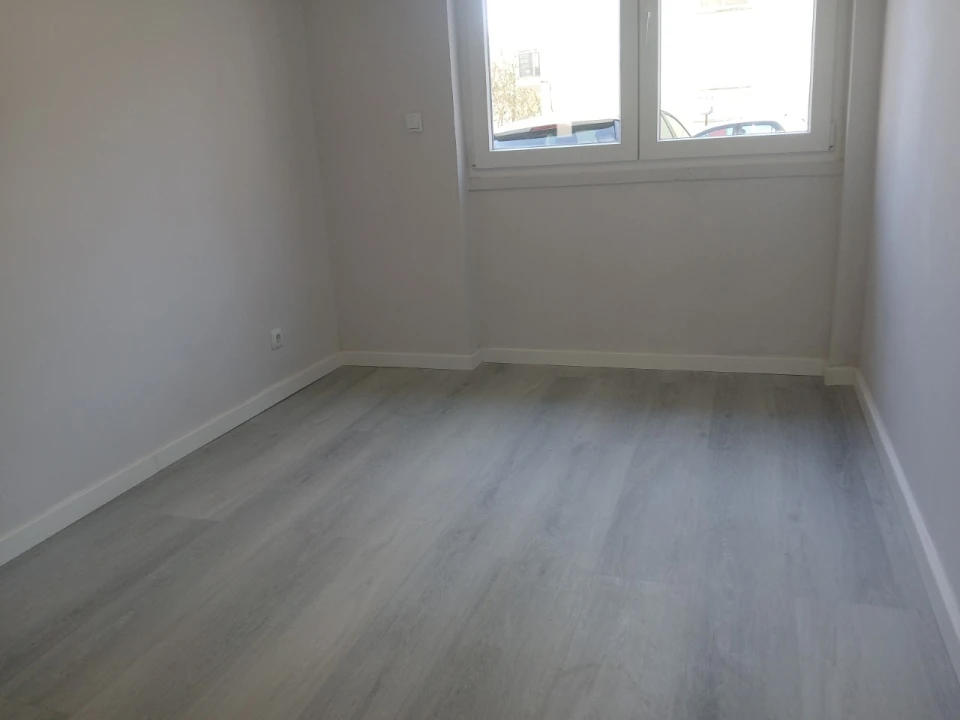Apartamento T2 para Venda em Benfica Foto 5